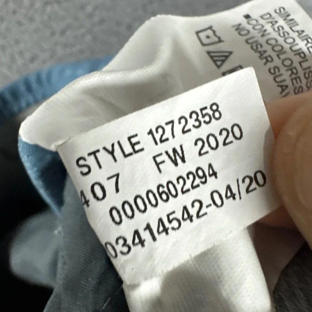 Under Armour lightweight please refer